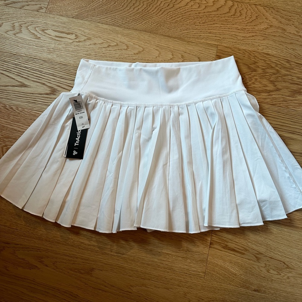 TNA Move skirt